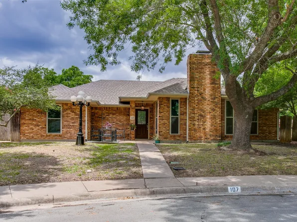 107 Buffalo Creek Cir, Waxahachie, TX 75165