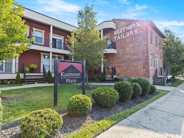 3710 Main St #106, Niagara Falls, ON L2G 6B1