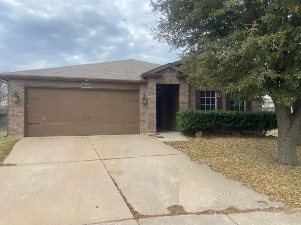 1400 Horseshoe Bend Ct, Fort Worth, TX 76131