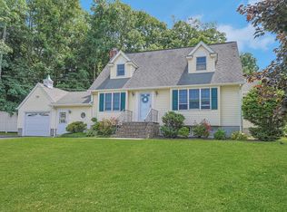 1 Grover Ave, Thornwood, NY 10594