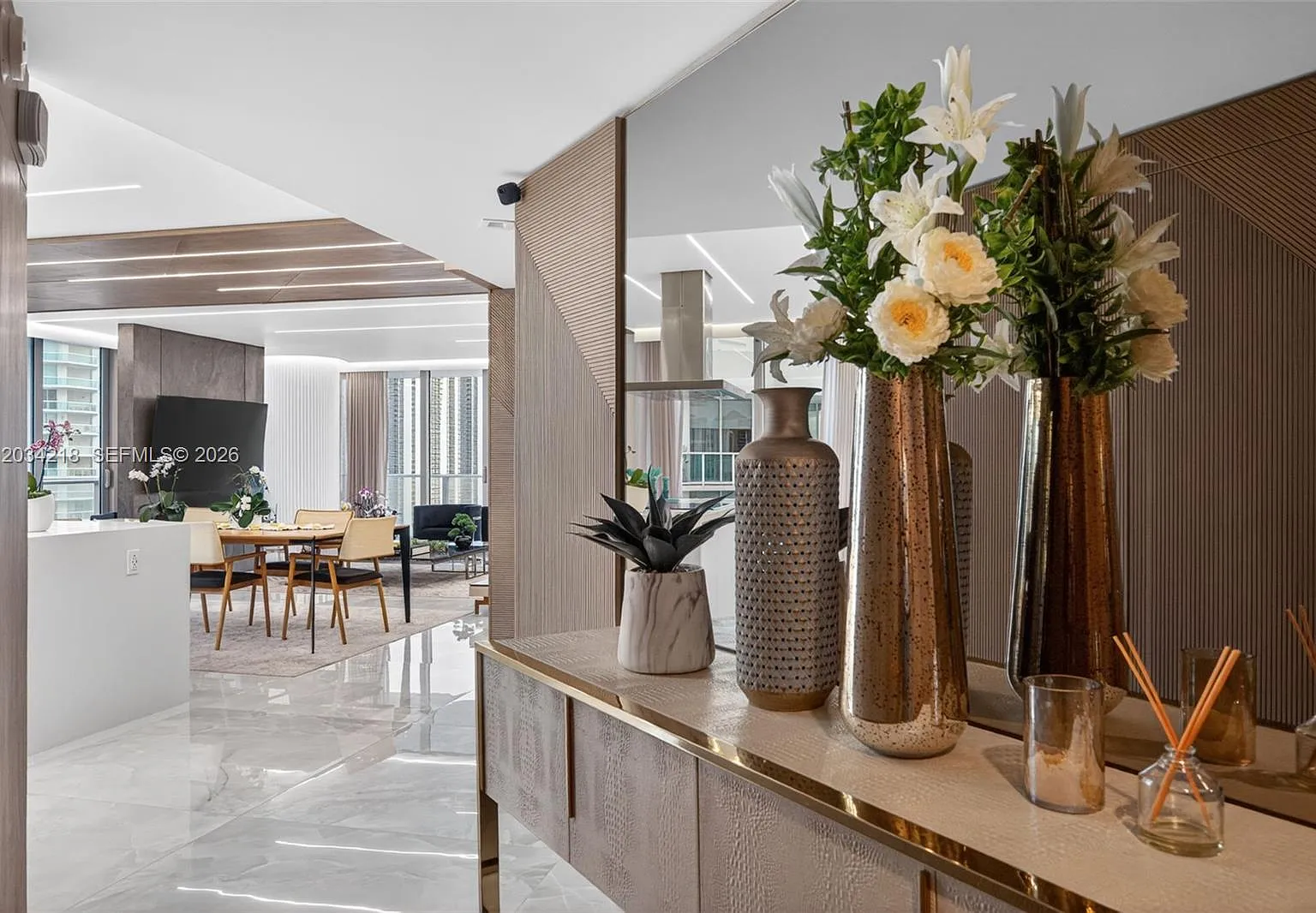 Parque Towers Condo — Photo 4