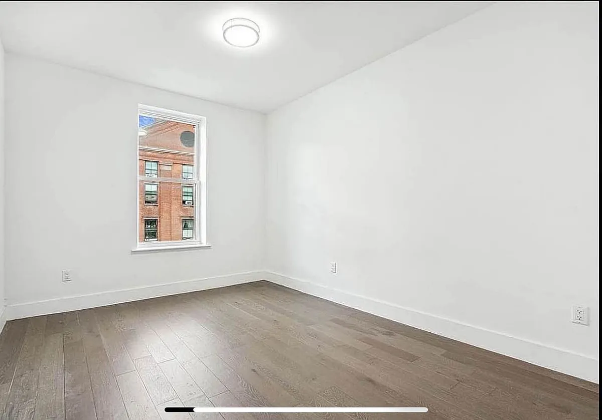 Building Photo - 156 Graham Ave #4B