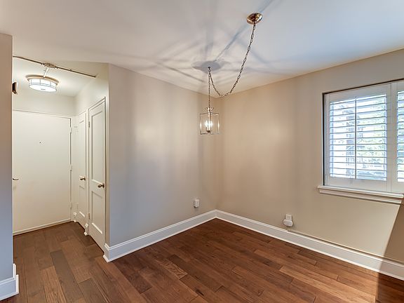 5th image of 227 N Dotger Ave #14