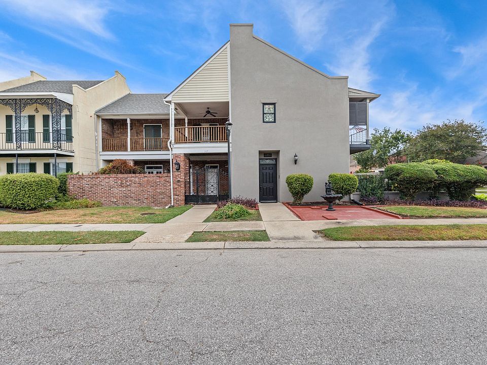 Old world charm greets you at the front entrance.