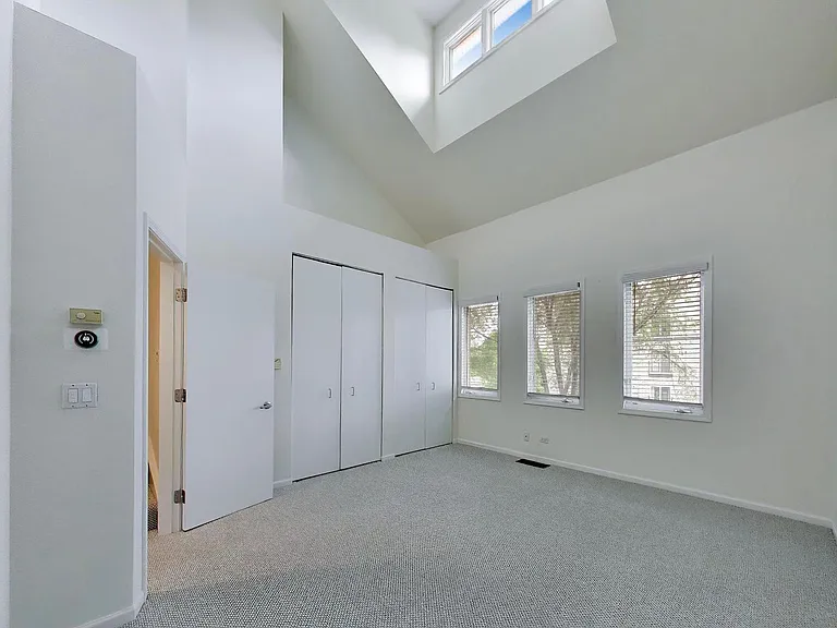 1806 W Argyle St #G — Photo 10