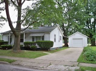 705 N Robb St, Robinson, IL 62454