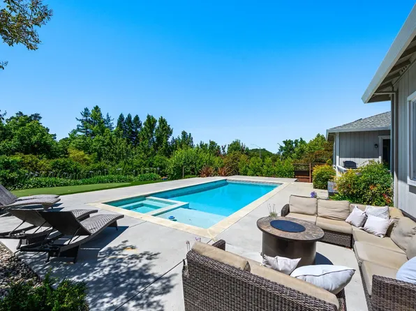 5696 Evening Way, Santa Rosa, CA 95409