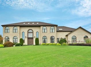 17 Fieldstone Ct, New City, NY 10956