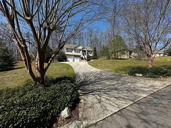 1045 Durham St, Dalton, GA 30721