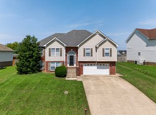 1724 Flagstone Dr, Clarksville, TN 37042