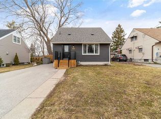 102 Gunn St, Barrie, ON L4M 2H5