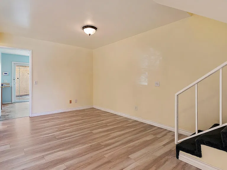 8707 Cedros Ave #7 — Photo 8