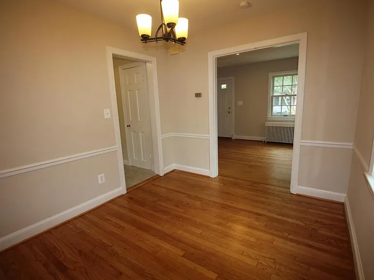 712 N Oakland St — Photo 6