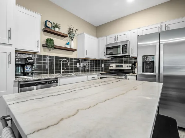 8445 N 22nd Dr, Phoenix, AZ 85021