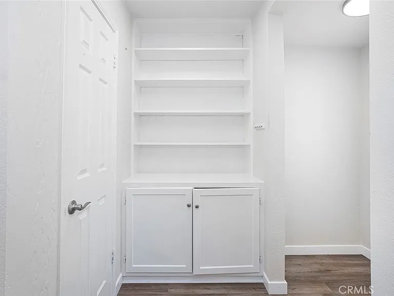 7820 Lasaine Ave — Photo 3