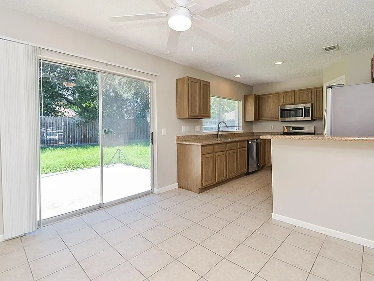 22630 Powell House Ln — Photo 10