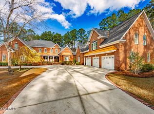 2 Seabiscuit Ln, New Bern, NC 28562