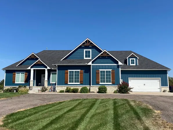 1042 N Lake Rd, Cheney, KS 67025