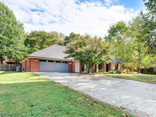 2370 N Blue Mesa Dr, Fayetteville, AR 72703