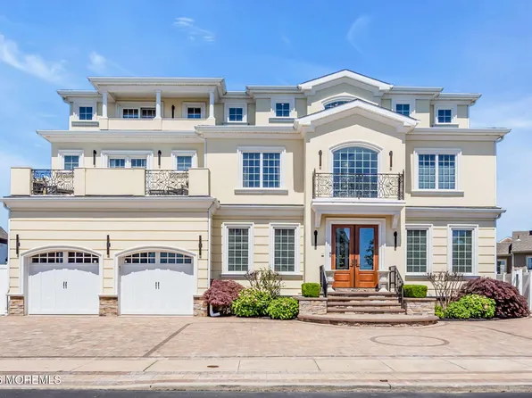 32 Freeman Court, Toms River, NJ 08753