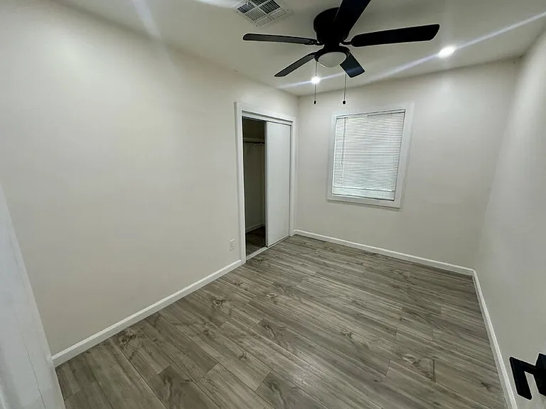 1447 E Mountain View Rd #1 — Photo 6