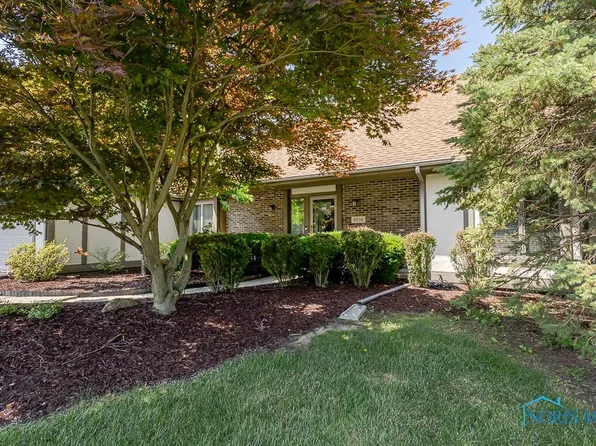 8036 Ivywood Ln, Sylvania, OH 43560