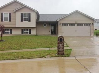 302 Aspen Creek Dr, Wentzville, MO 63385