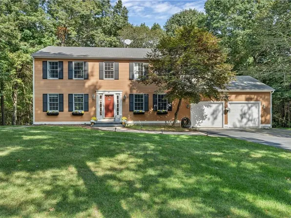 26 Catherine Wright Ct, West Greenwich, RI 02817