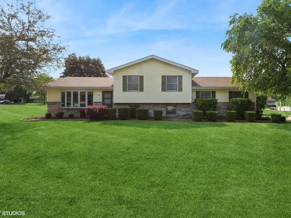 42930 Washington Ave, Winthrop Harbor, IL 60096