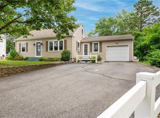 38 Merrimac Rd, North Smithfield, RI 02896