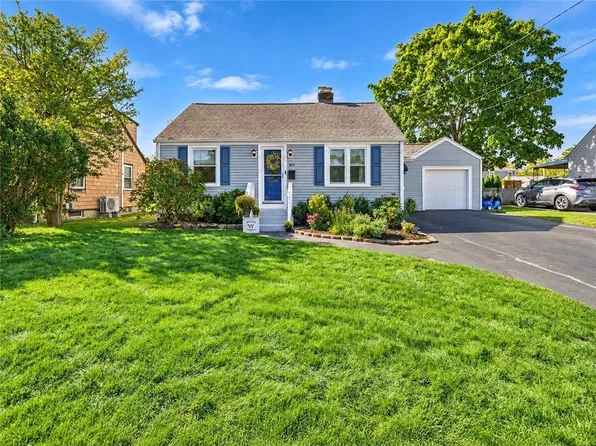 329 Maple St, Warwick, RI 02888