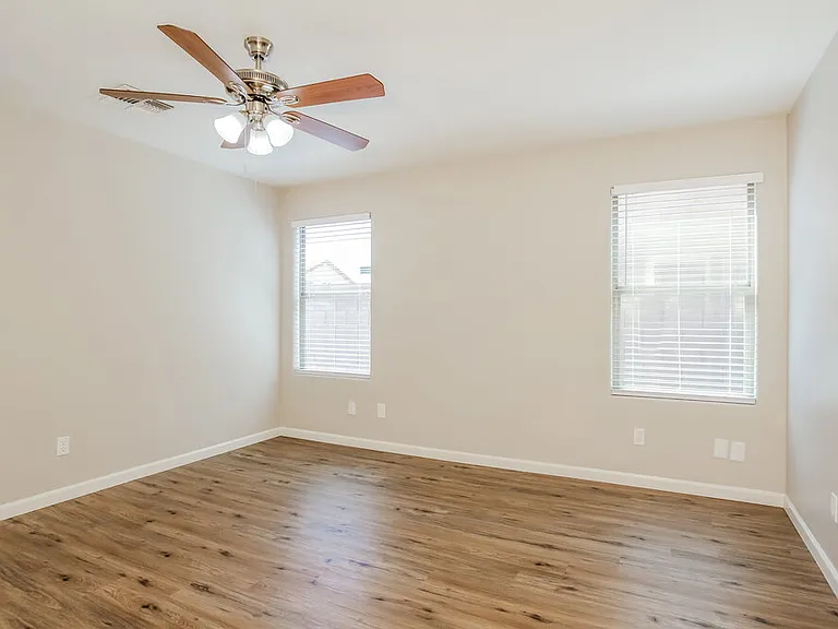 25029 W Illini St — Photo 7