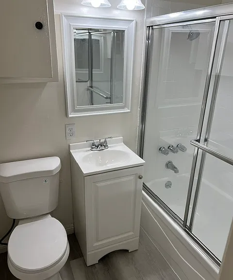 El Camino Apartments — Photo 31