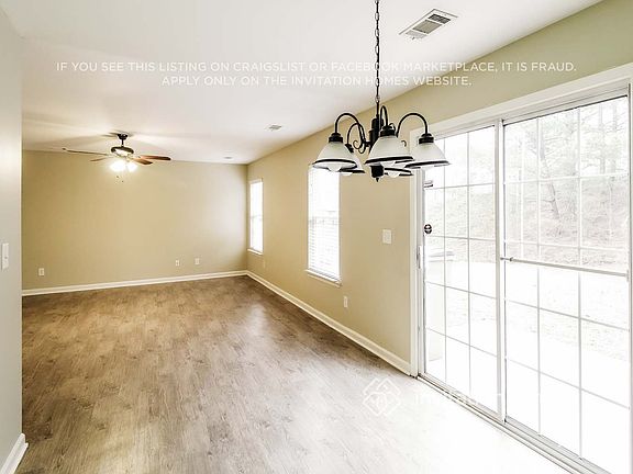 3rd image of 2860 Englewood Dr
