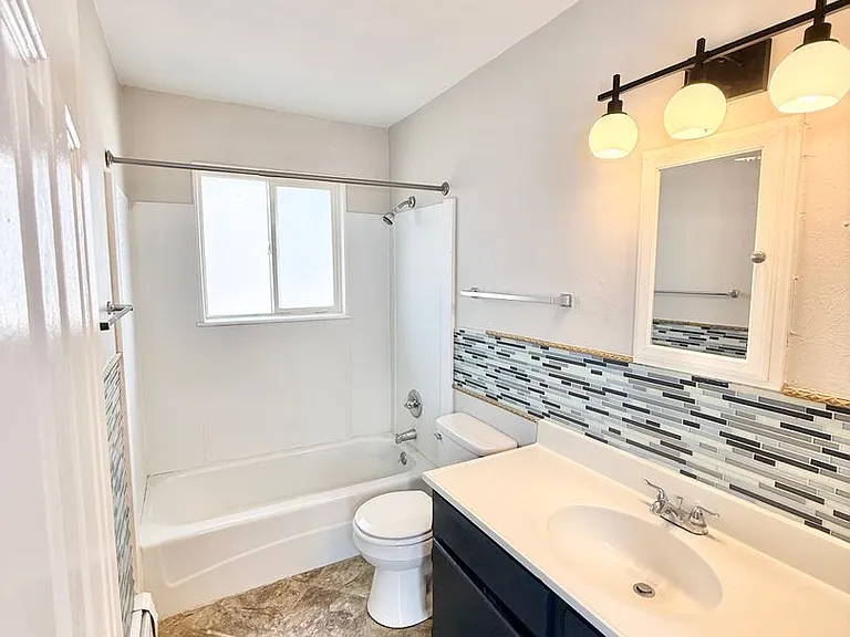 6450 Chippewa Rd — Photo 12