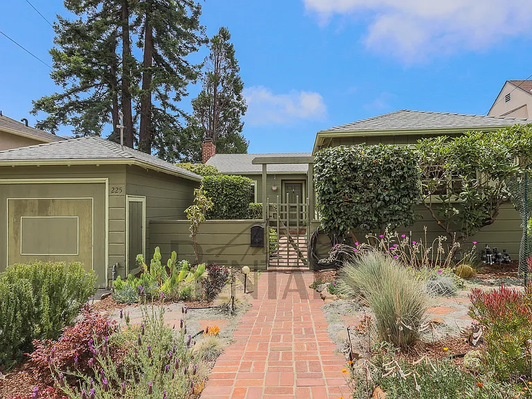 225 San Carlos Ave — Photo 1