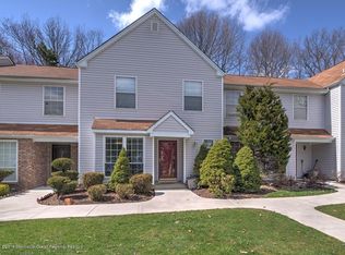 82 Foxwood Pl, Morganville, NJ