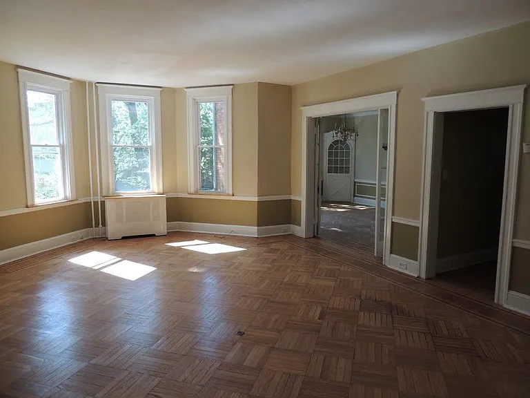 331 E University Pkwy #2 — Photo 16