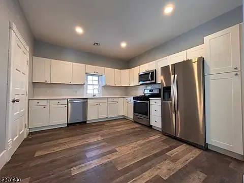 178 Van Buren St #2
