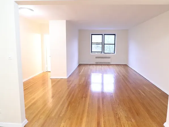 9830 67th Ave APT 5L, Rego Park, NY 11374
