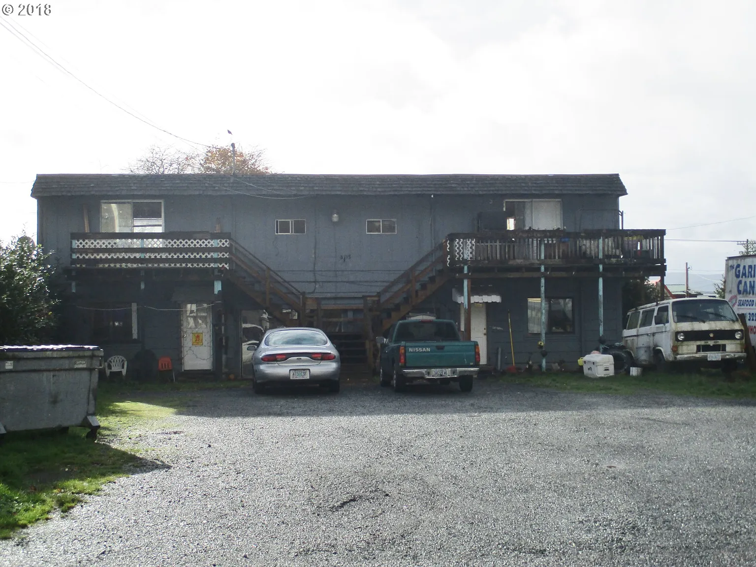 305 Acacia Ave photo 1