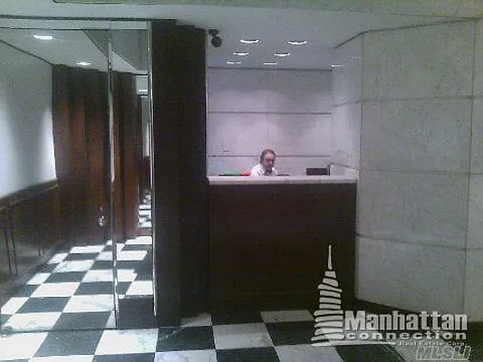 Sold by Manhattan Connection | media 4