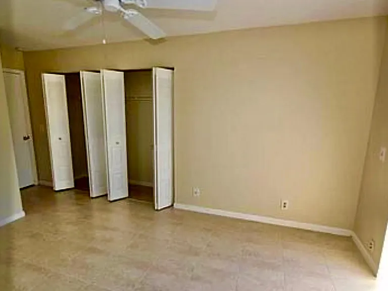 5864 Strawberry Lakes Cir — Photo 7