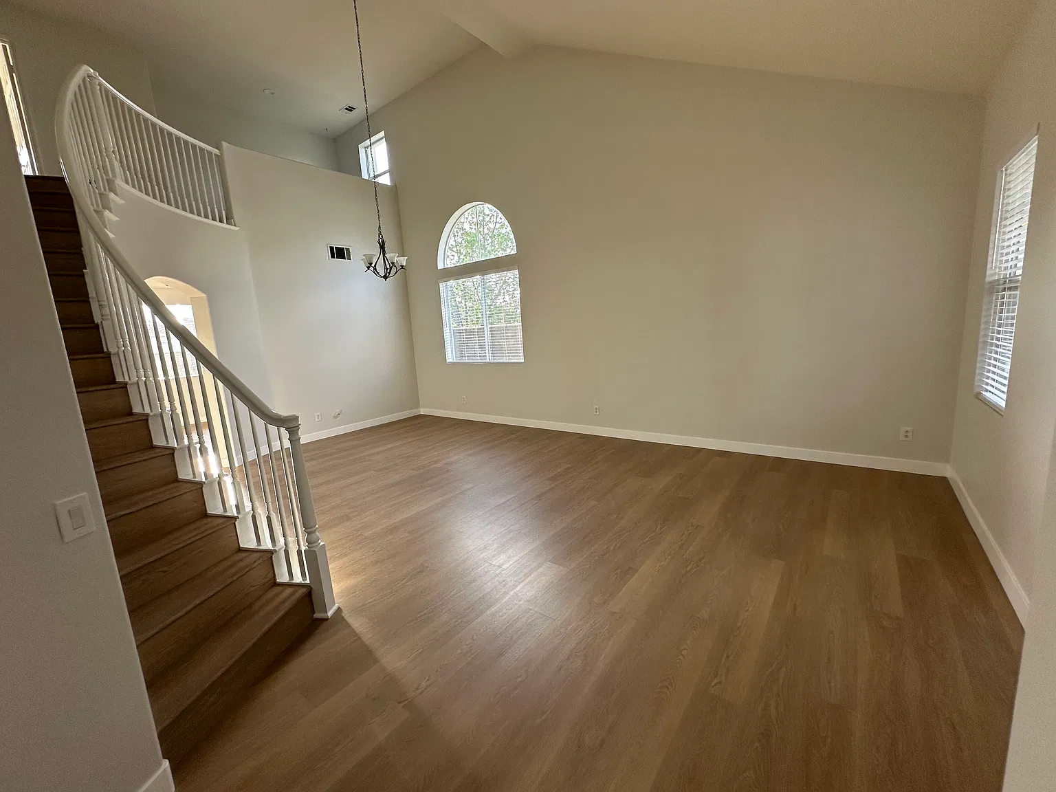 1570 Golden Gate Ave — Photo 3