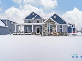 5945 Walnut Springs Rd, Sylvania, OH 43560