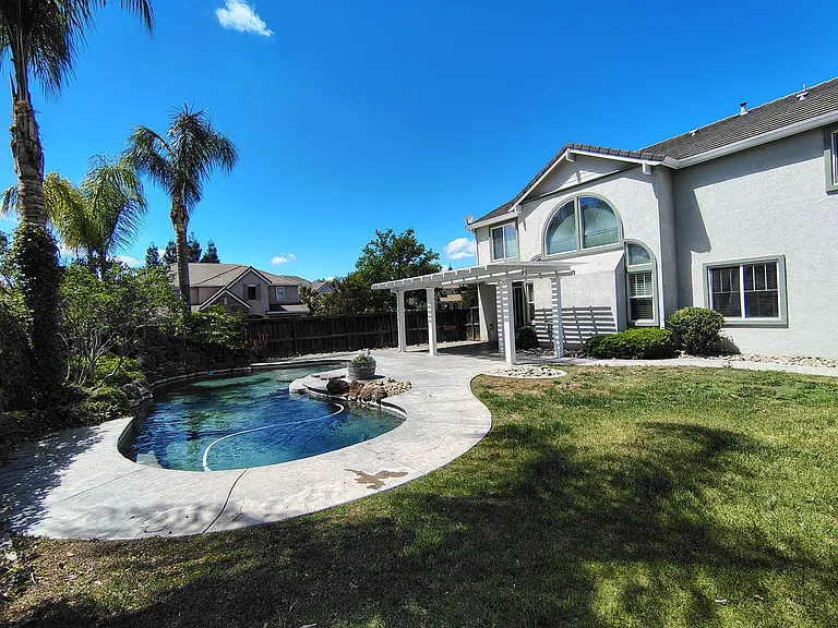 13606 Brook Way — Photo 44