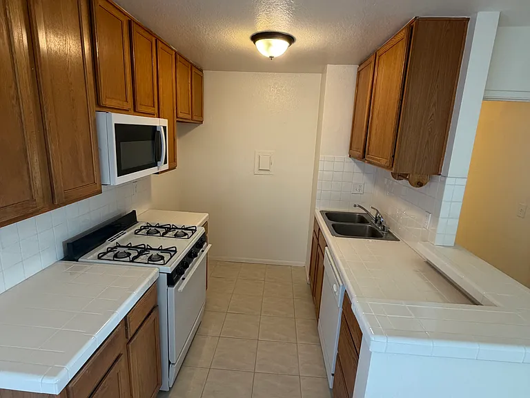 115 W Mountain View Ave #1 — Photo 4