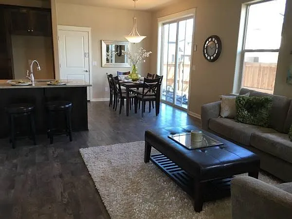 20868 Gateway Drive — Photo 4