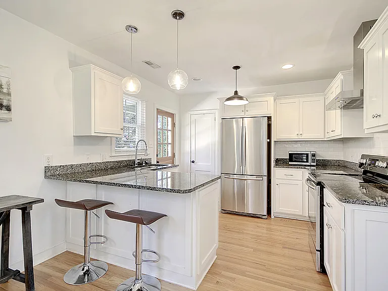 1724 Pearlott St — Photo 9