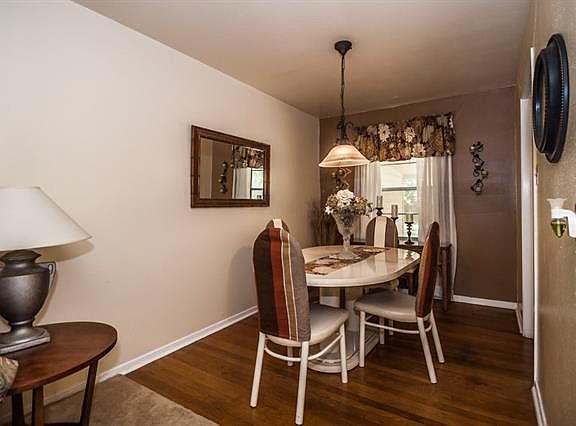 4th image of 2103 Somerset Dr